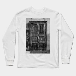 An Old Door in Milan, BW. Corso Lodi, 47 Long Sleeve T-Shirt